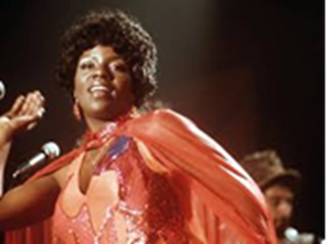 Gloria Gaynor: La Regina dell’Inno alla Resilienza