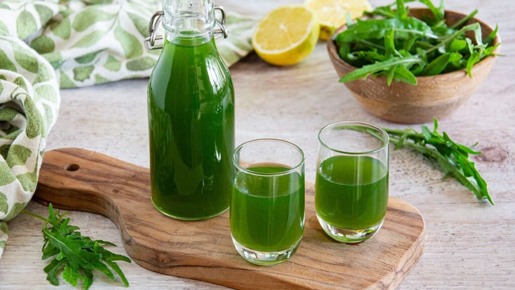 Il liquore alla rucola è un digestivo insolito e profumato, tipico dell'isola campana di Ischia
