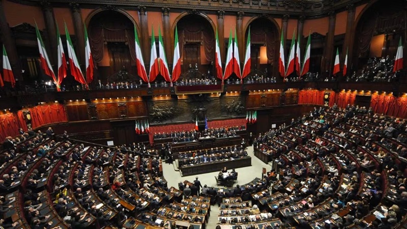 La politica italiana è stata a lungo caratterizzata dalla sua intricata rete di coalizioni